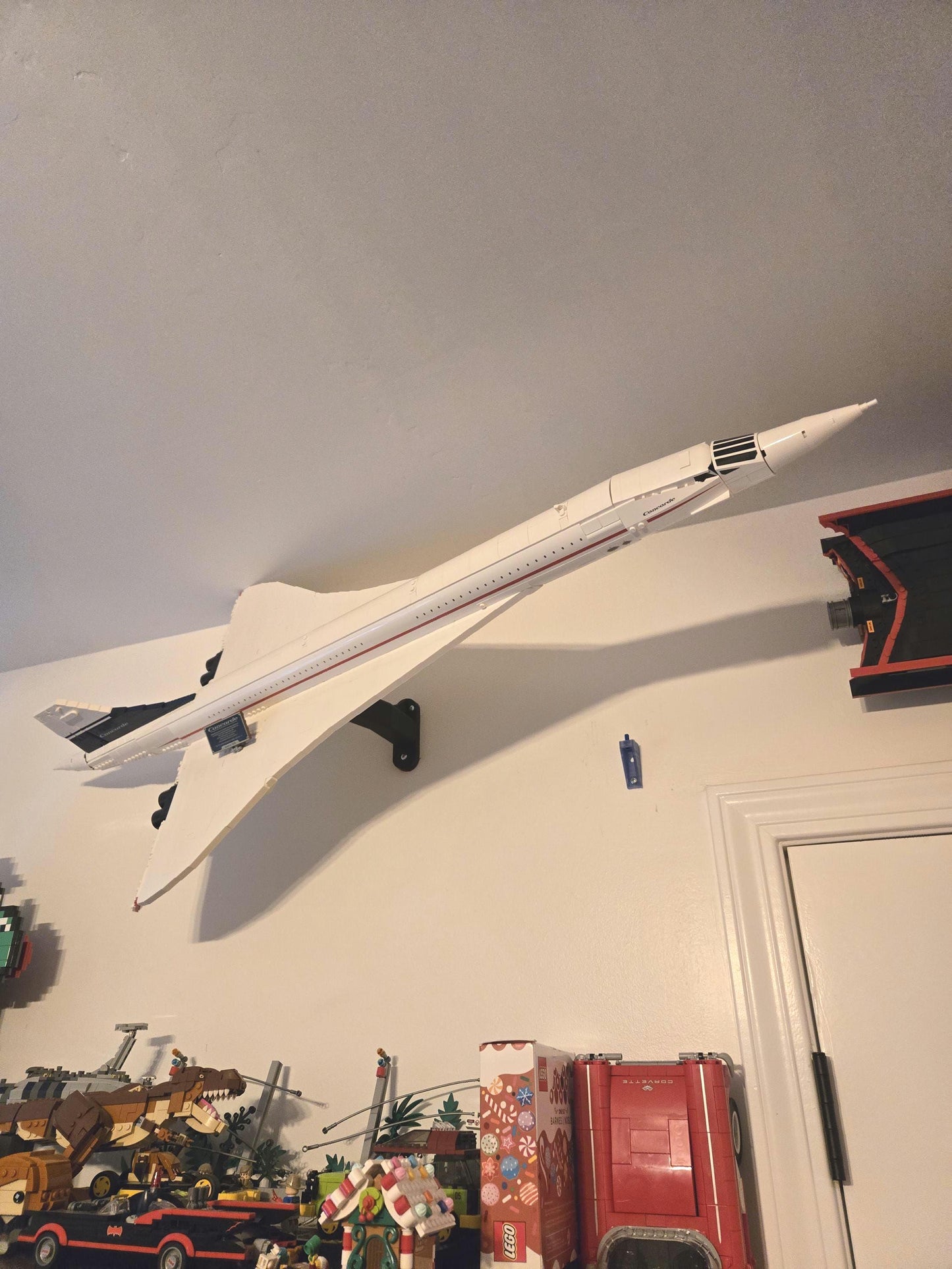 Lego Concorde 10318 Wall Mount