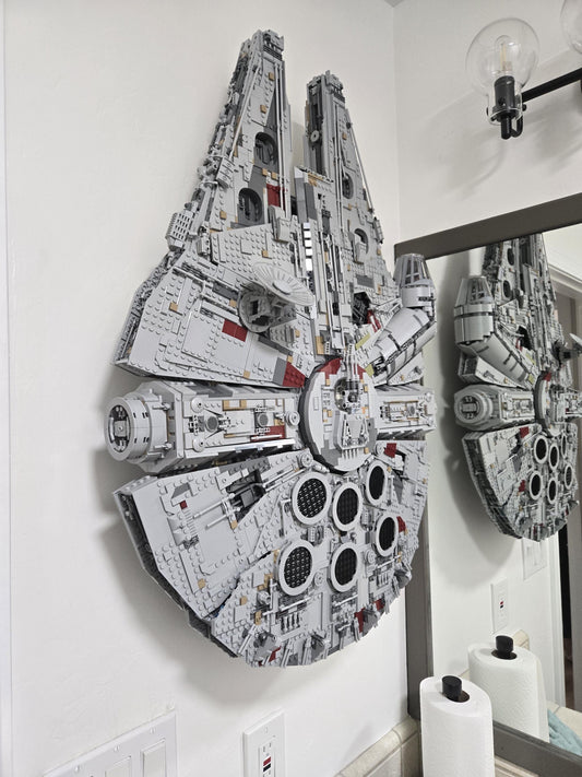 Lego UCS Millennium Falcon 75192 Wall Mount
