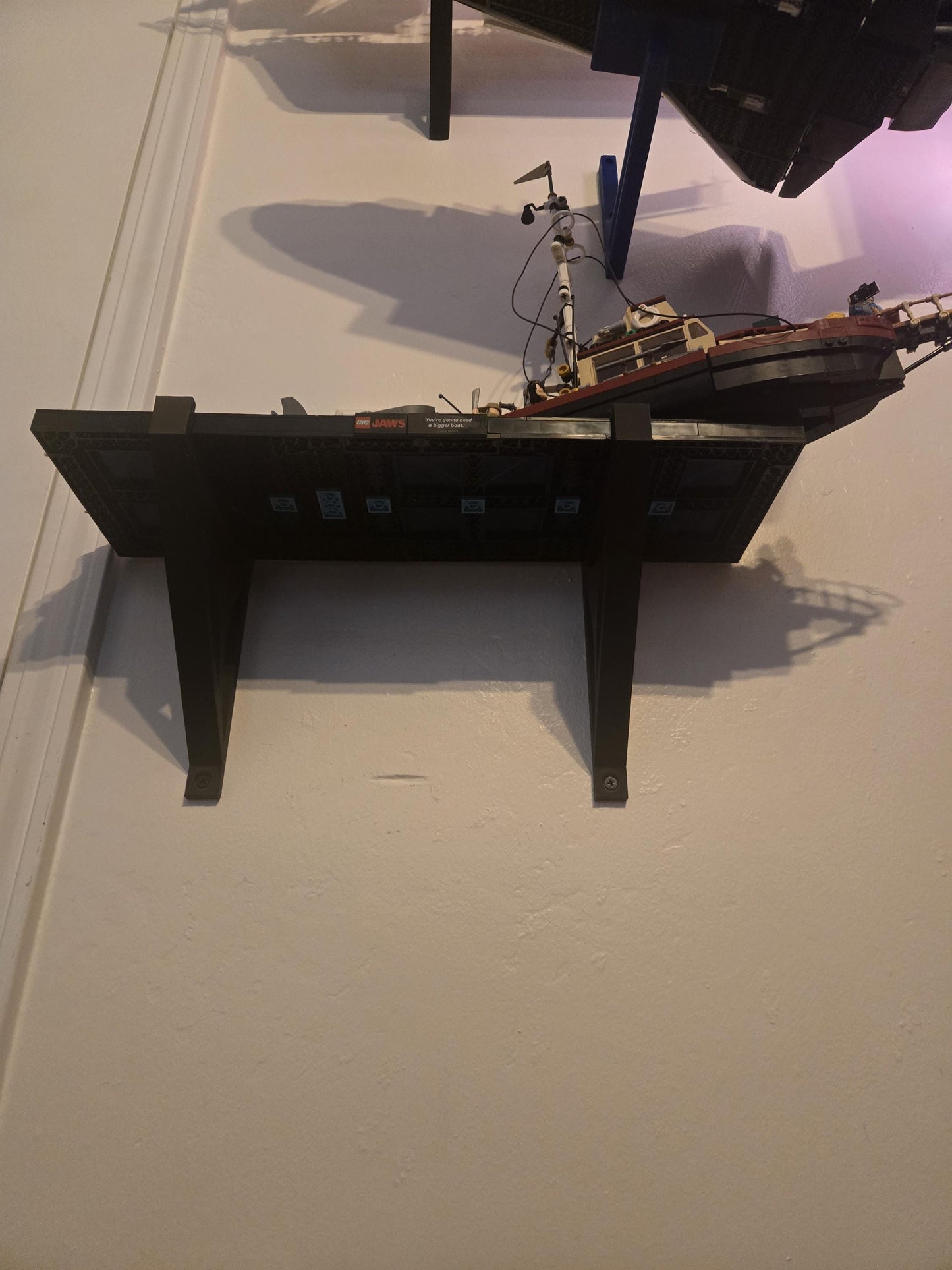 Lego Jaws 21350 Wall Mount