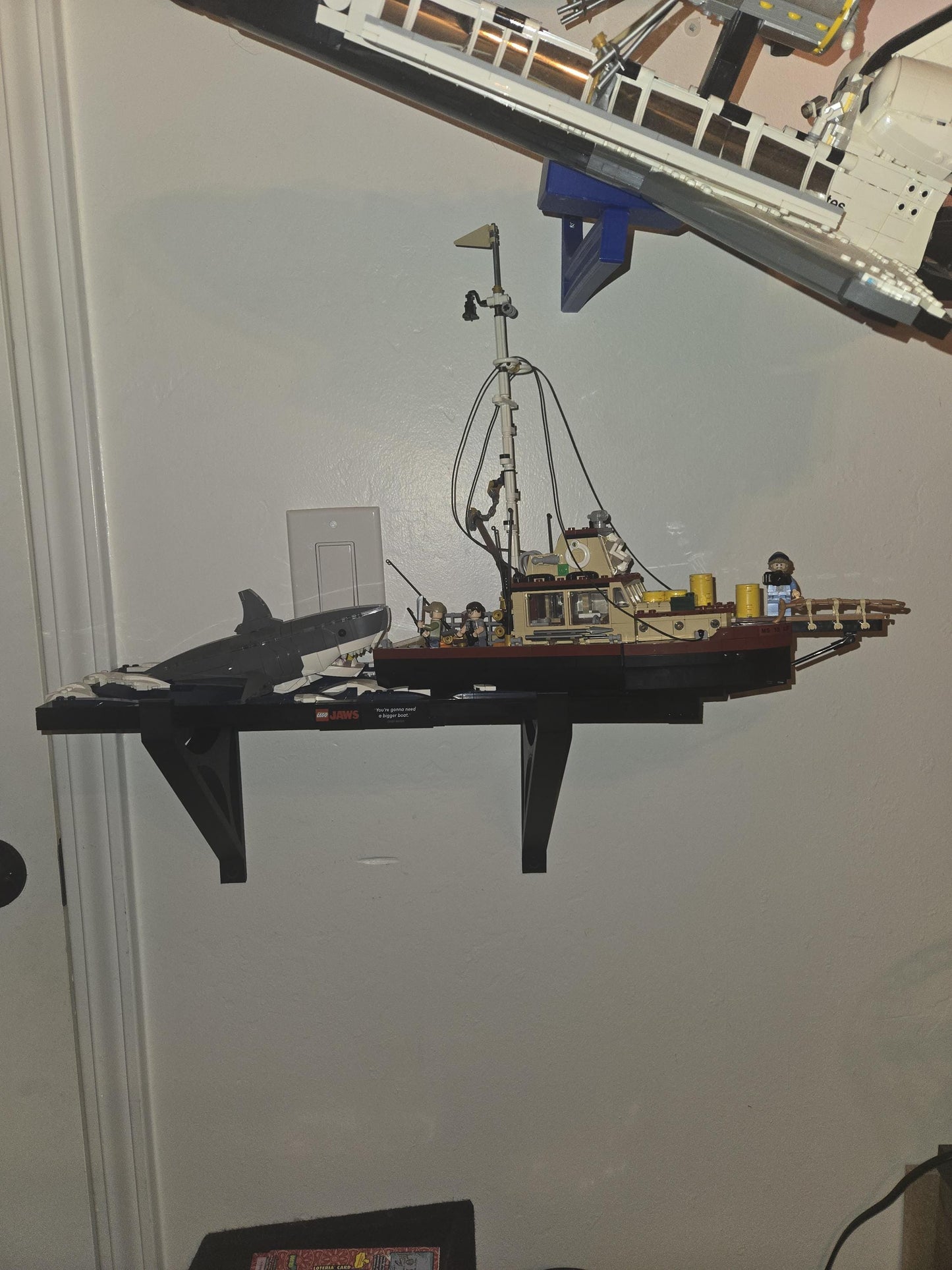 Lego Jaws 21350 Wall Mount