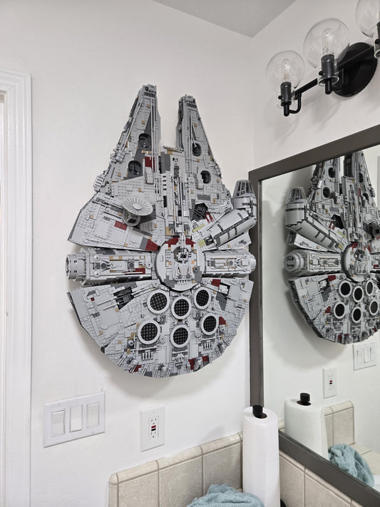 Lego UCS Millennium Falcon 75192 Wall Mount
