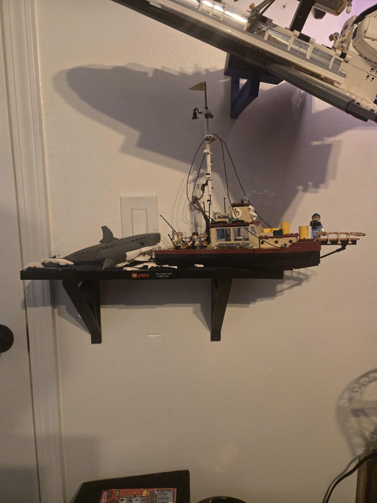 Lego Jaws 21350 Wall Mount